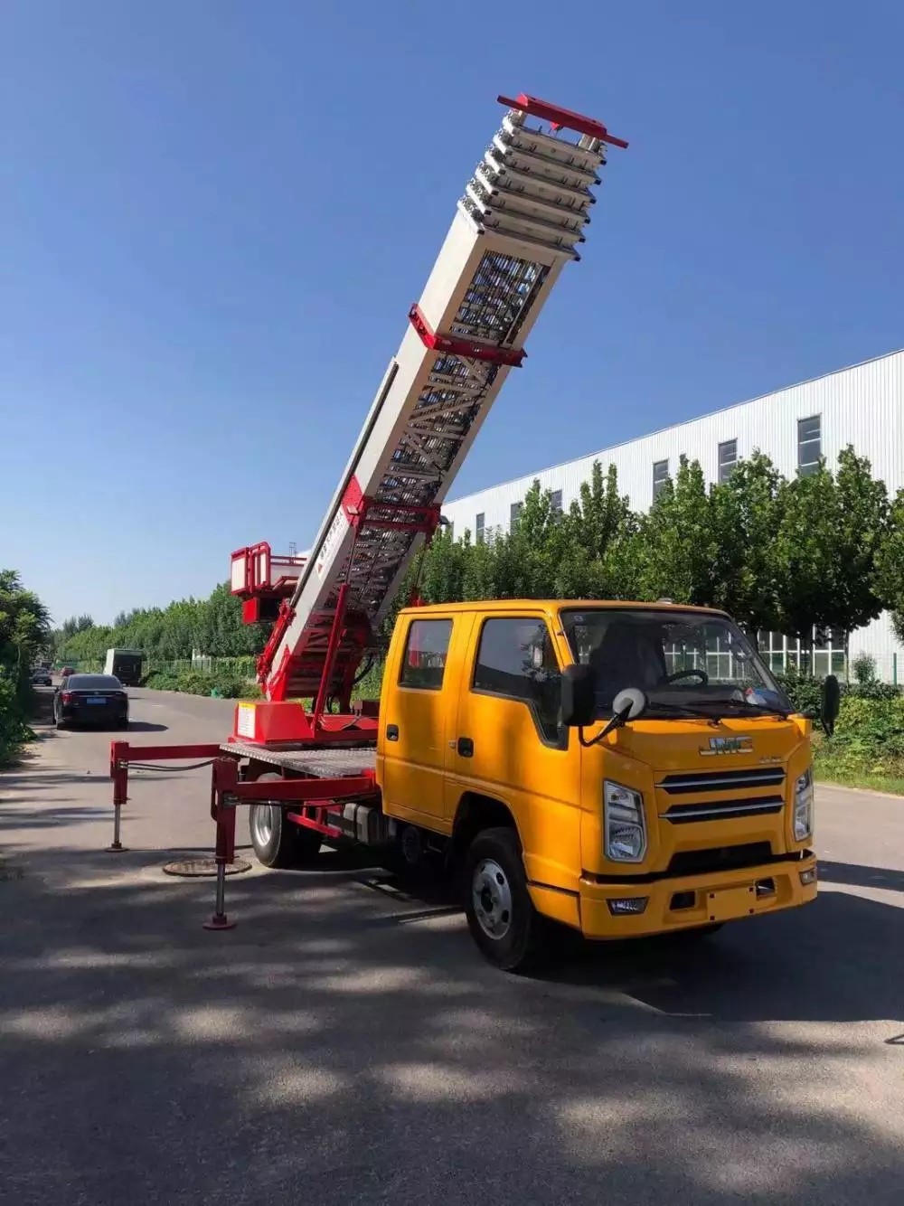 忠县附近的云梯车出租服务:轻松解决高空作业需求