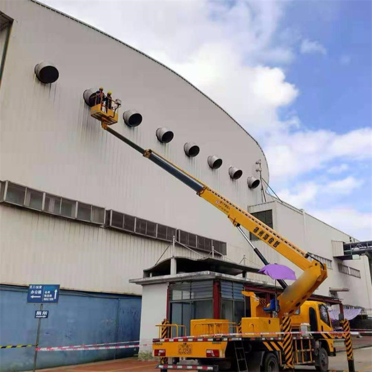 忠县高空作业车出租服务：专业广告牌安装解决方案